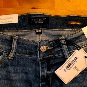 Judy Blue Jeans mid rise straight leg/boot cut size 14W BNWT